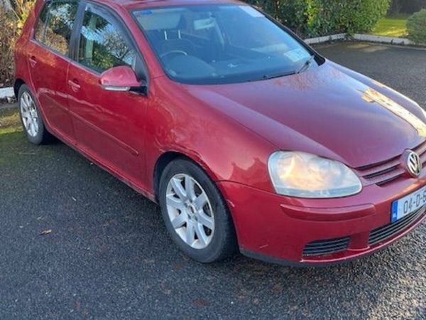 Volkswagen Golf Hatchback, Petrol, 2004, Red
