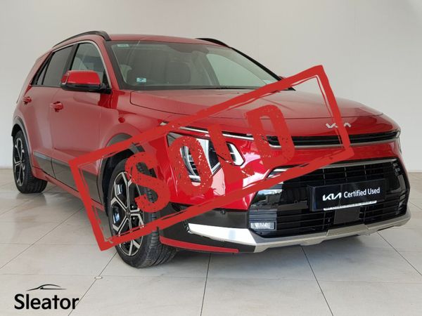 Kia Niro Estate, Petrol Hybrid, 2023, Red