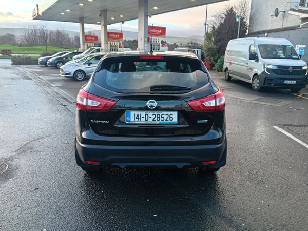 Nissan Qashqai Hatchback, Diesel, 2014, Black