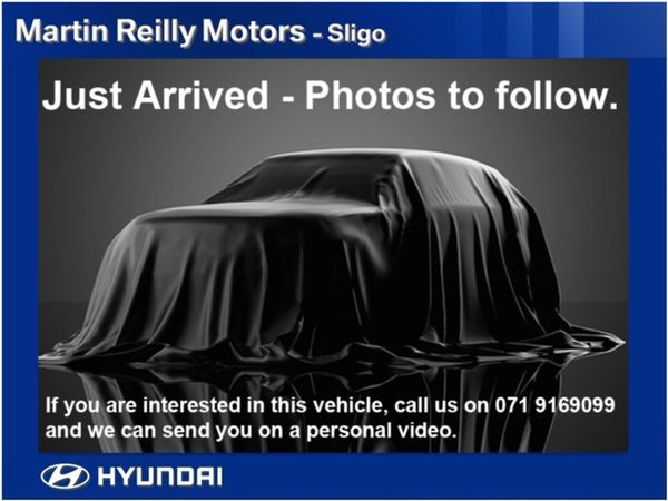 Hyundai i20 Hatchback, Petrol, 2021, Red