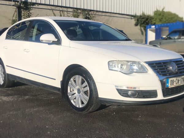 Volkswagen Passat Saloon, Diesel, 2008, White