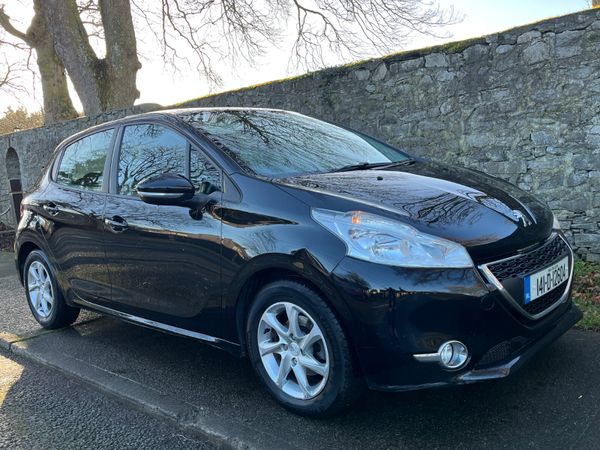 Peugeot 208 Hatchback, Petrol, 2014, Black