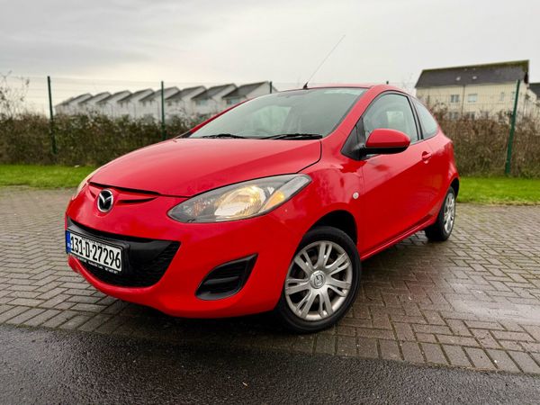 Mazda Mazda2 Hatchback, Petrol, 2013, Red