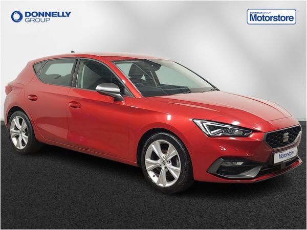 SEAT Leon Hatchback, Petrol, 2022, Red