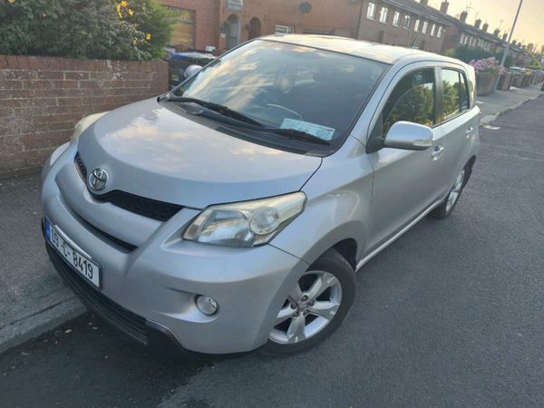 Toyota Urban Cruiser SUV, Petrol, 2009, Silver