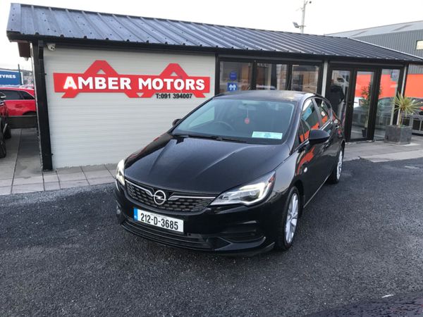 Opel Astra Hatchback, Diesel, 2021, Black