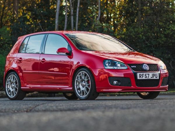 Volkswagen Golf Hatchback, Petrol, 2007, Red