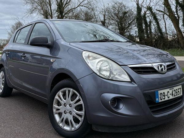 Hyundai i20 Hatchback, Petrol, 2009, Grey
