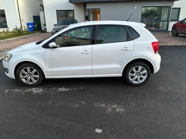 Volkswagen Polo Hatchback, Petrol, 2012, White