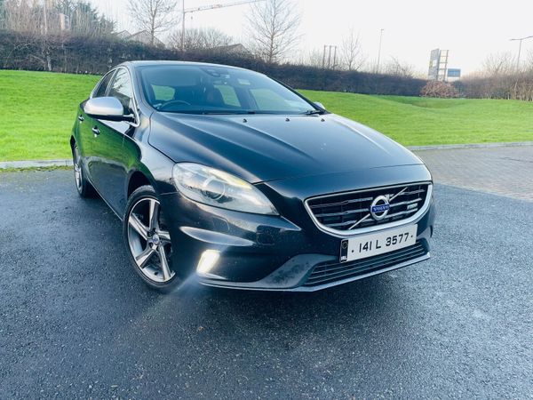 Volvo V40 Hatchback, Diesel, 2014, Black