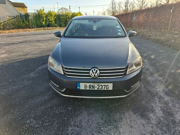 Volkswagen Passat Saloon, Diesel, 2011, Grey