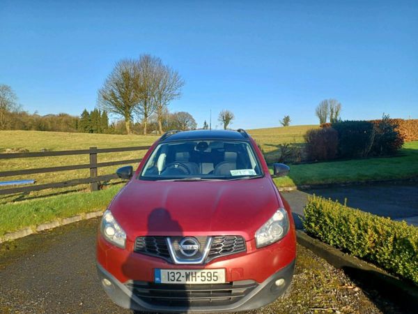Nissan Qashqai+2 MPV, Diesel, 2013, Red