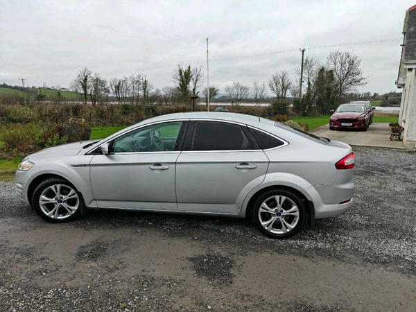 Ford Mondeo Hatchback, Diesel, 2013, Silver