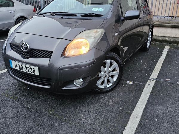 Toyota Yaris Hatchback, Petrol, 2011, Grey