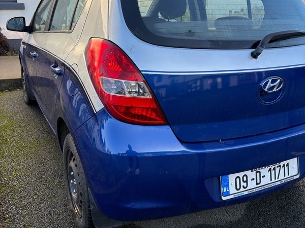 Hyundai i20 Hatchback, Petrol, 2009, Blue