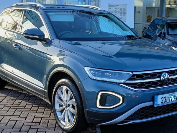 Volkswagen T-Roc SUV, Petrol, 2023, Blue