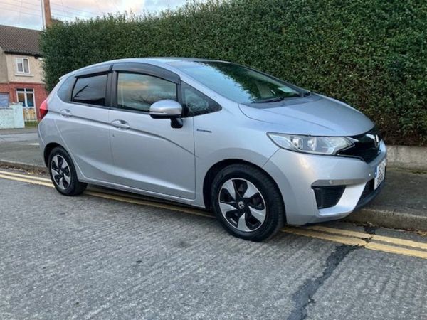 Honda Fit Hatchback, Petrol Hybrid, 2015, Silver