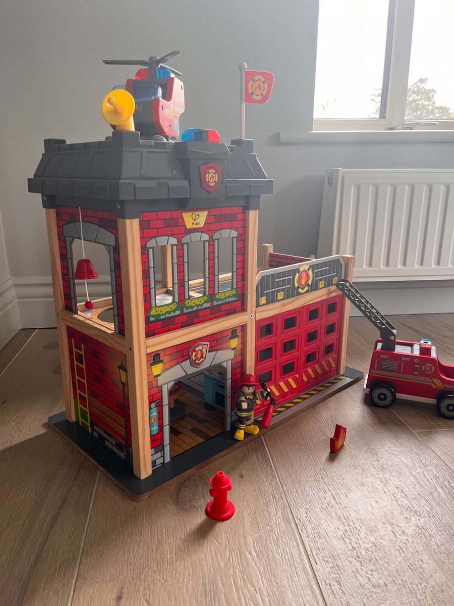 Hape best sale fire station