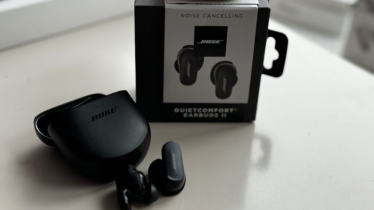 BOSE Earbuds Quietcomfort II for sale in Co. Cork for 160 on DoneDeal