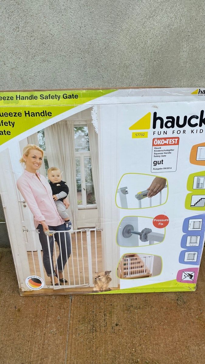 Hauck open n stop safety store gate aldi