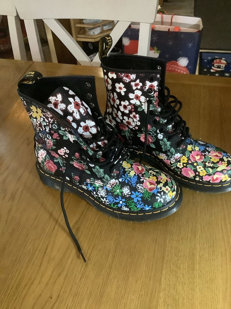 Dr martens hotsell boots ireland