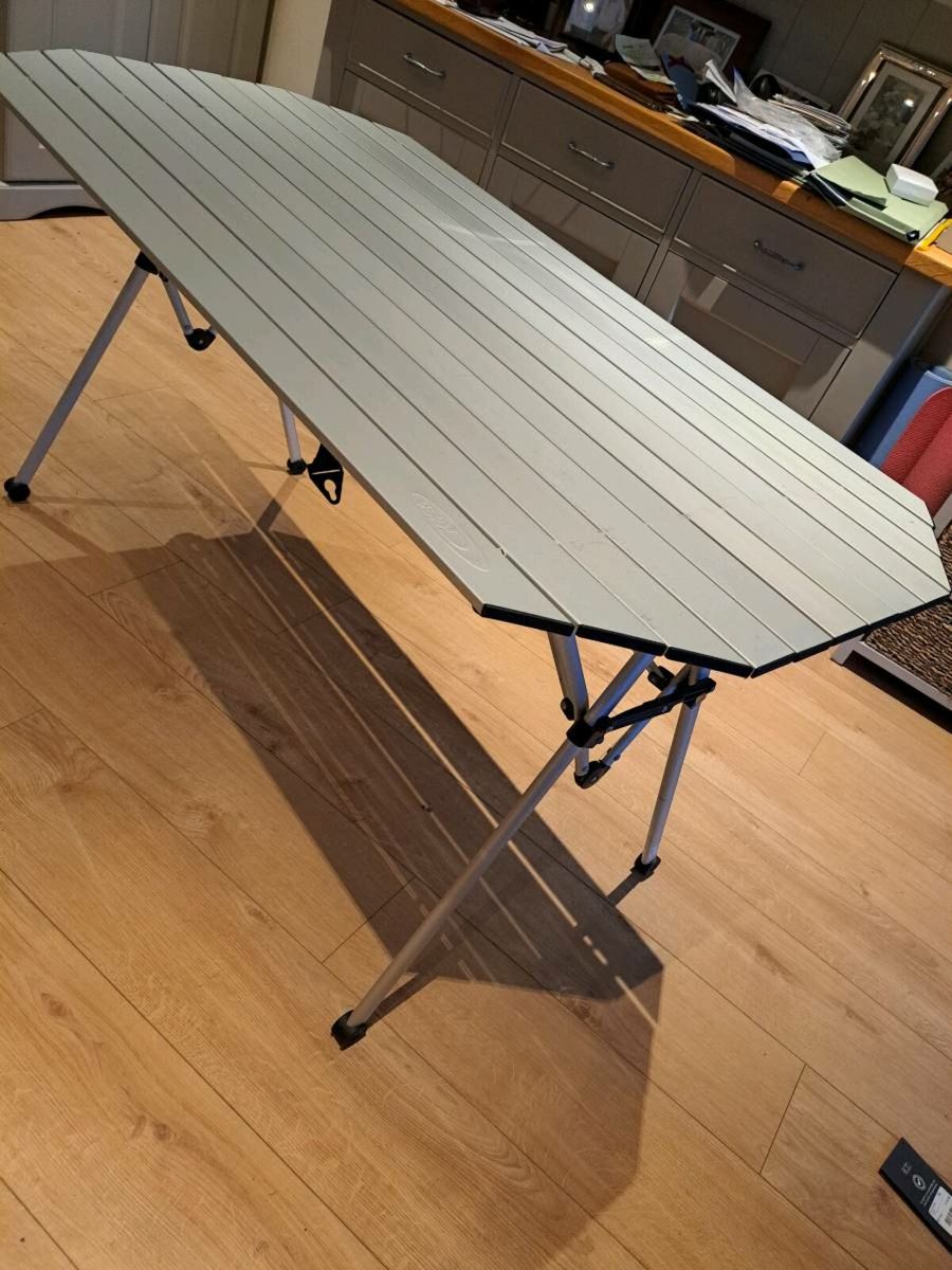 Gelert store camping table