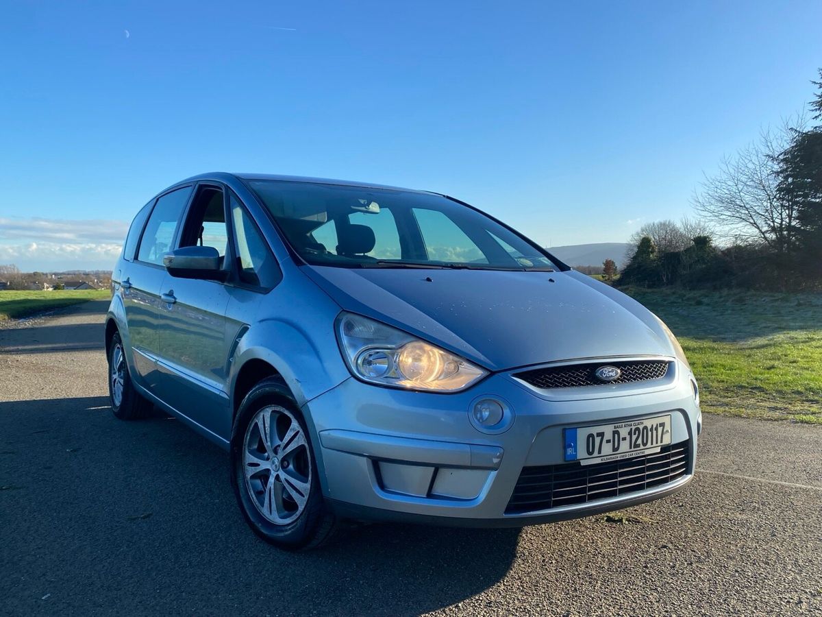 2007 - Ford S-MAX ---