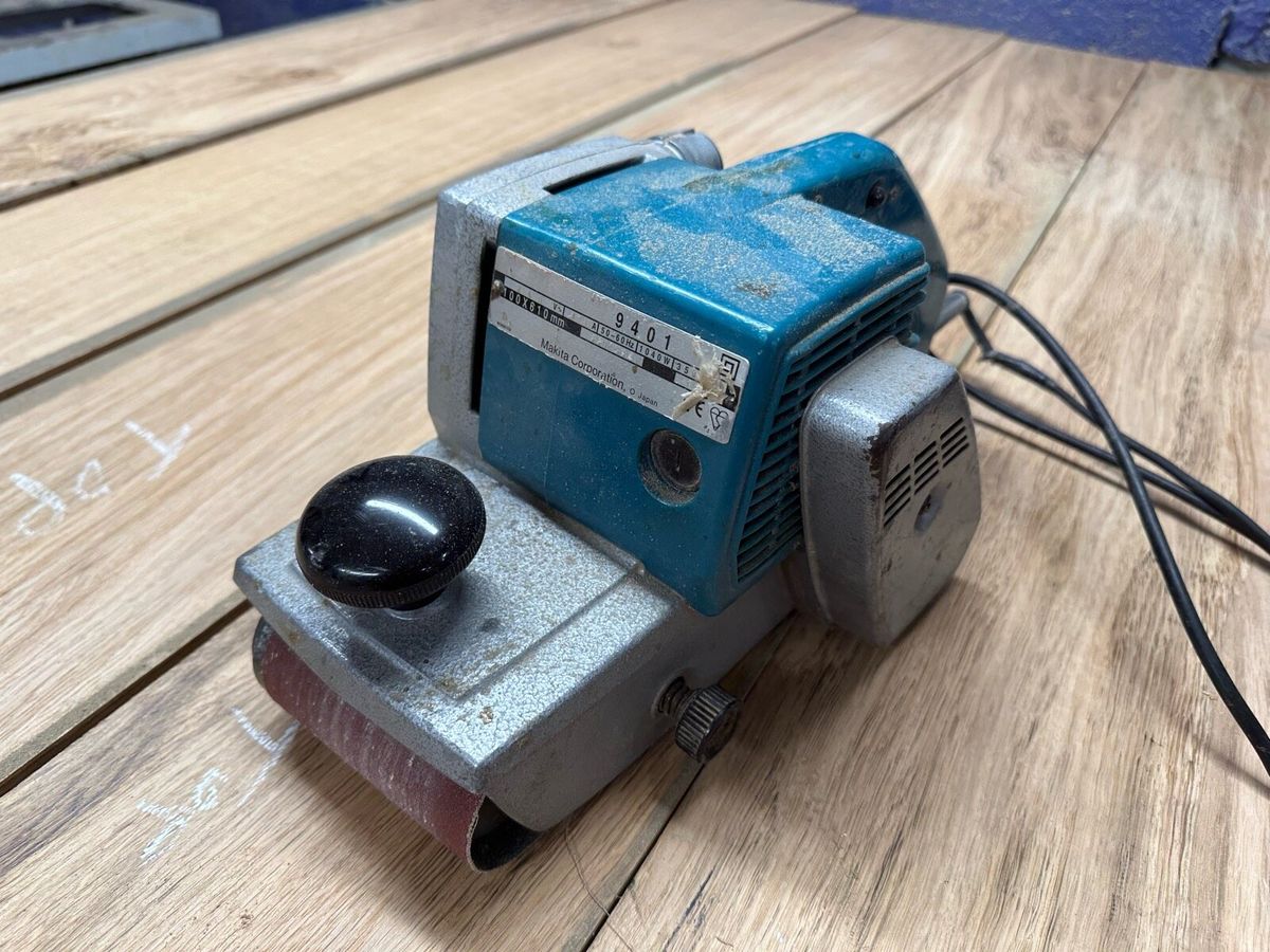 Makita belt sander online 9401