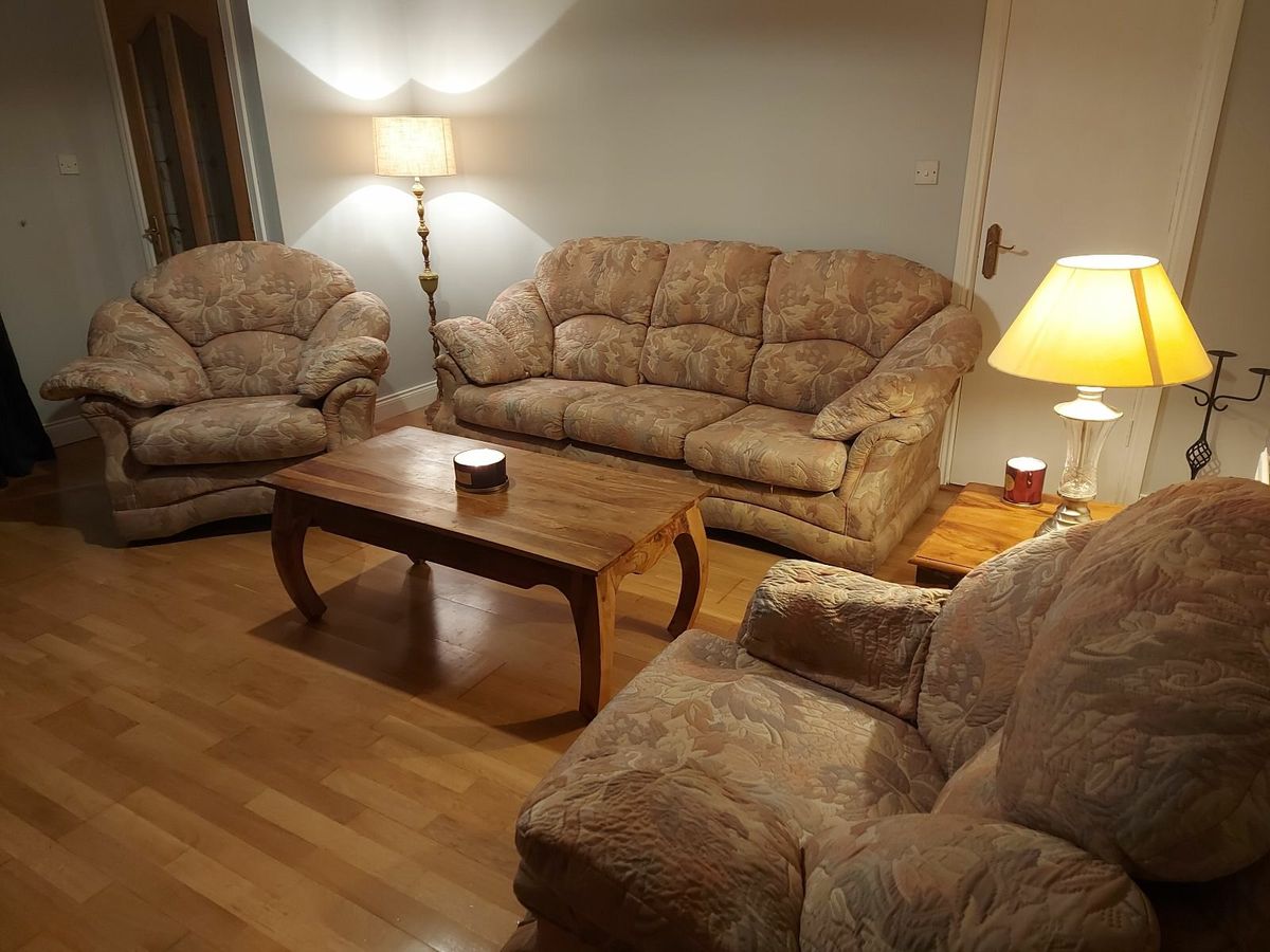 Done deal deals living room furniture