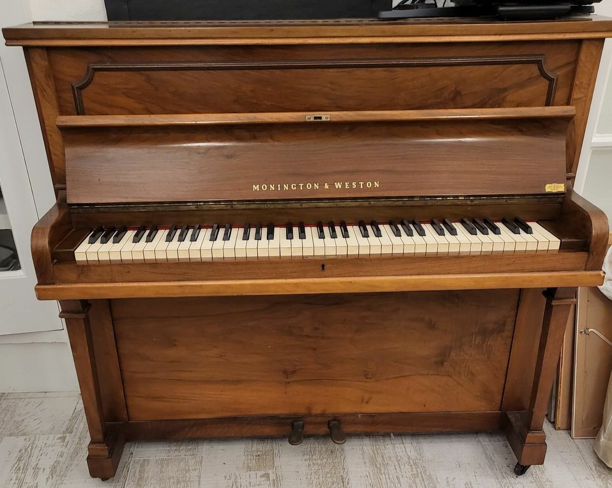 Monington and weston on sale upright piano