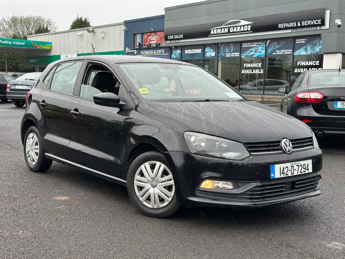 2014 - Volkswagen Polo Manual