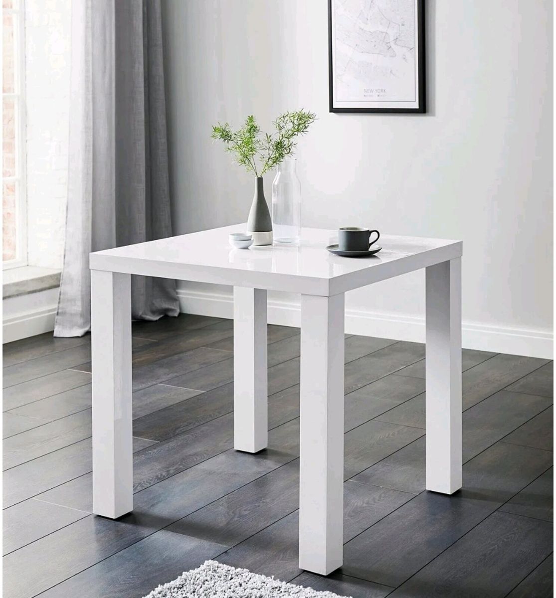 A store square table