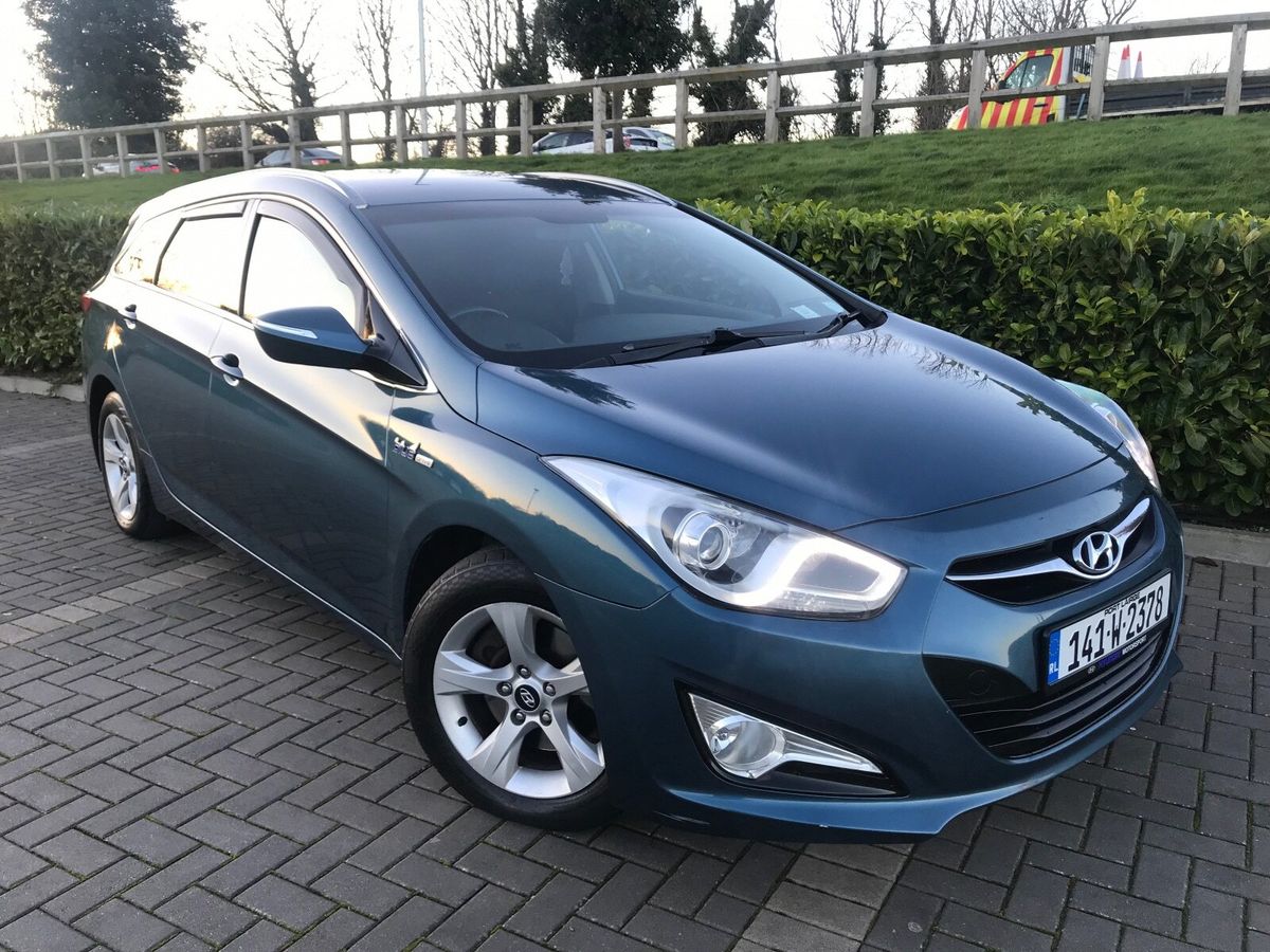 2014 - Hyundai i40 Manual