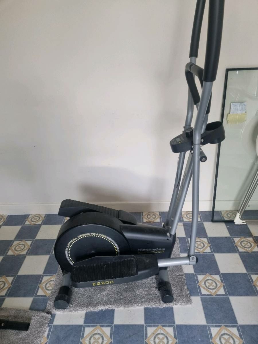 Proform 565 discount ekg cross trainer