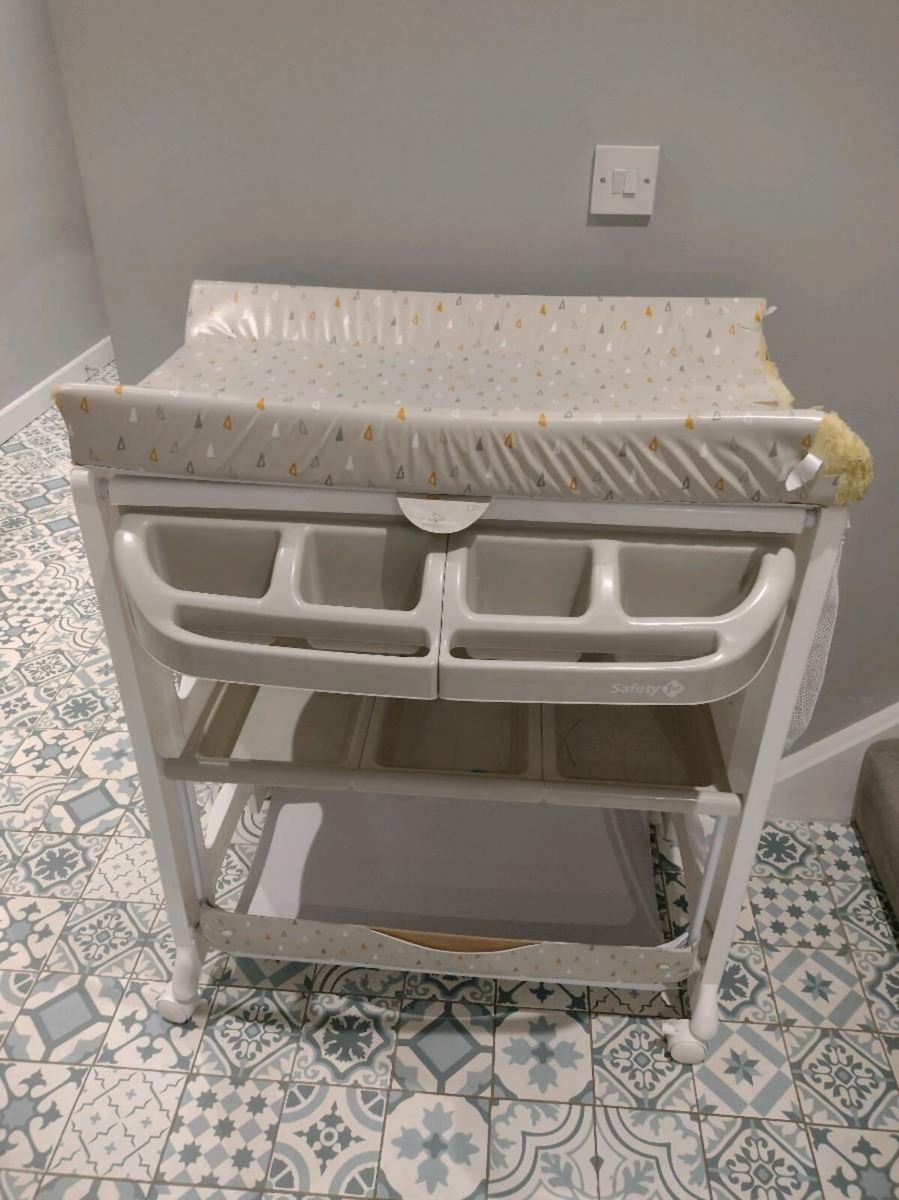 Ladybird baby outlet changing unit