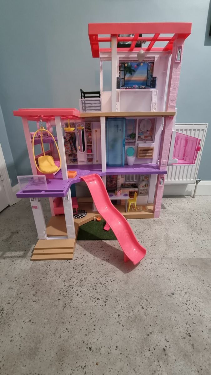 Done deal best sale barbie house