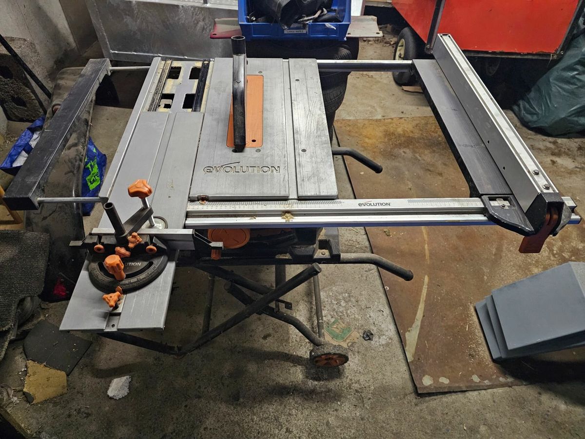 Evolution table saw 400 for sale in Co. Kilkenny for 400 on DoneDeal