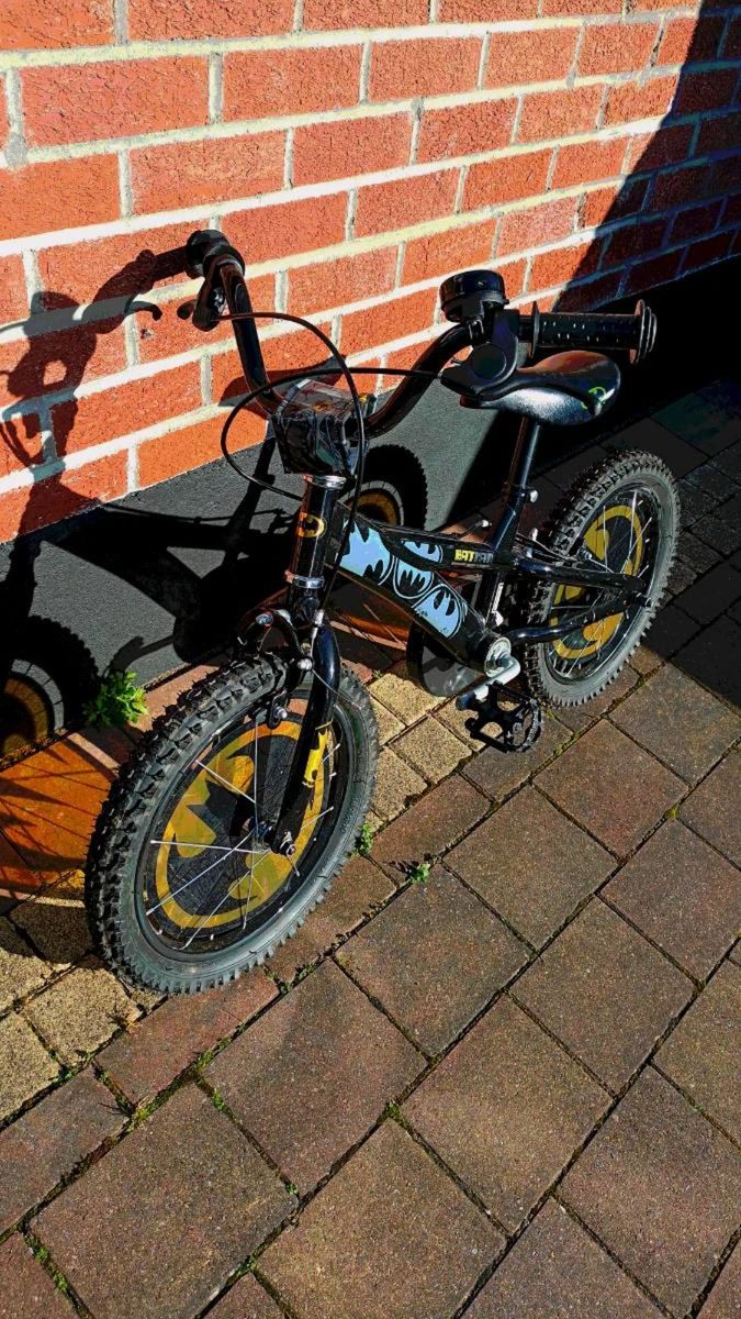 Batman bike 16 inch cheap with stabilisers