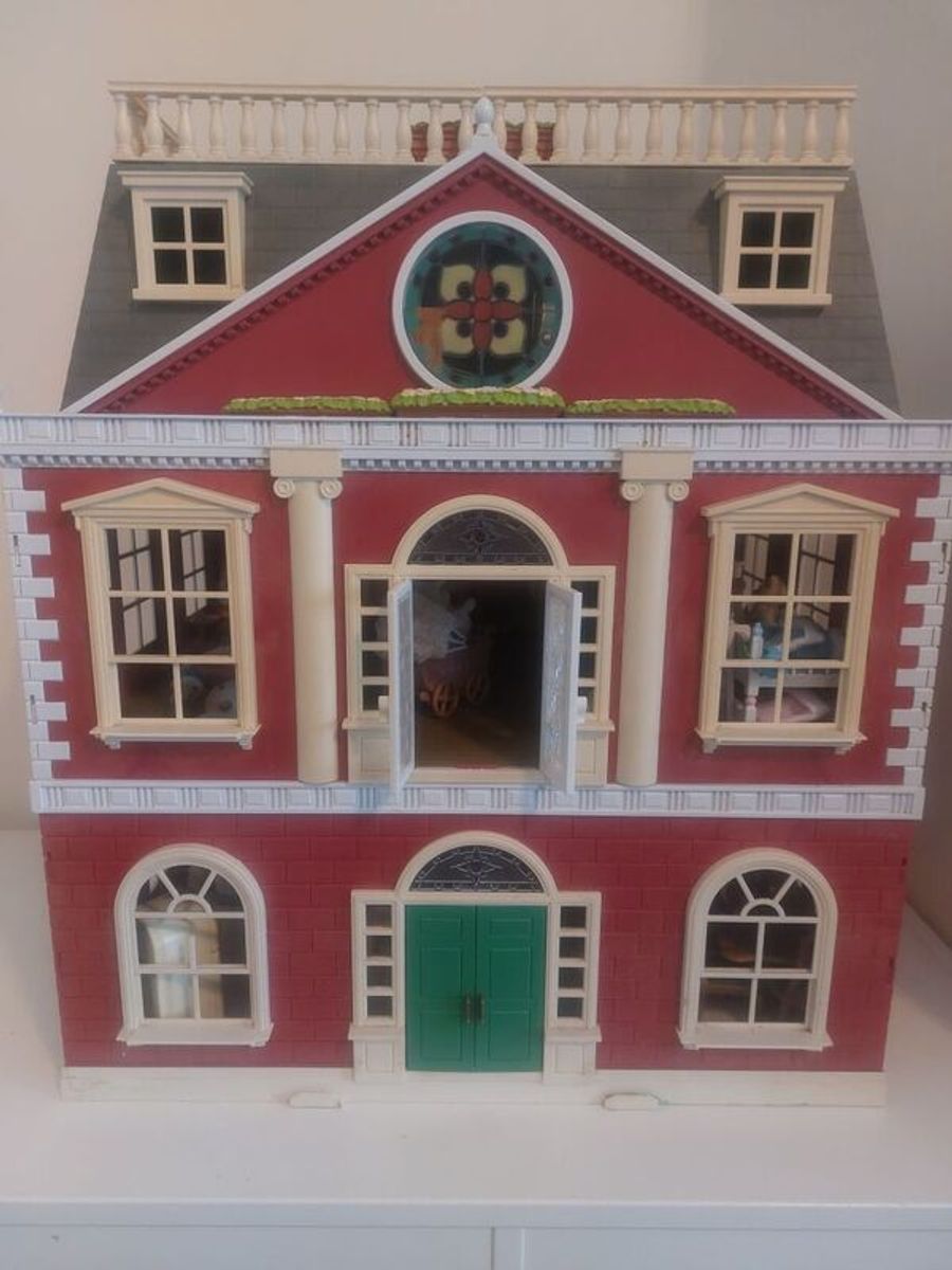 Sylvanian hotel for store sale