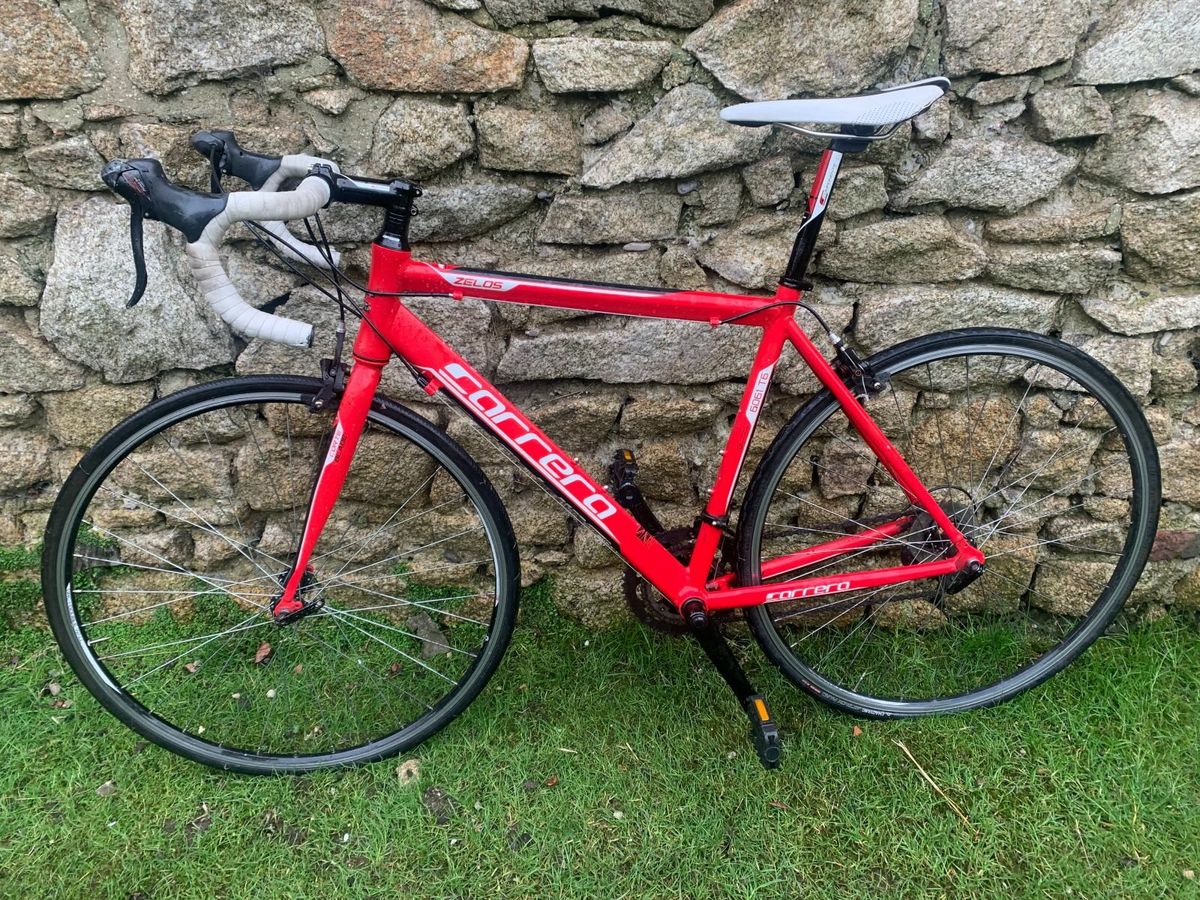 Carrera zelos discount road bike red