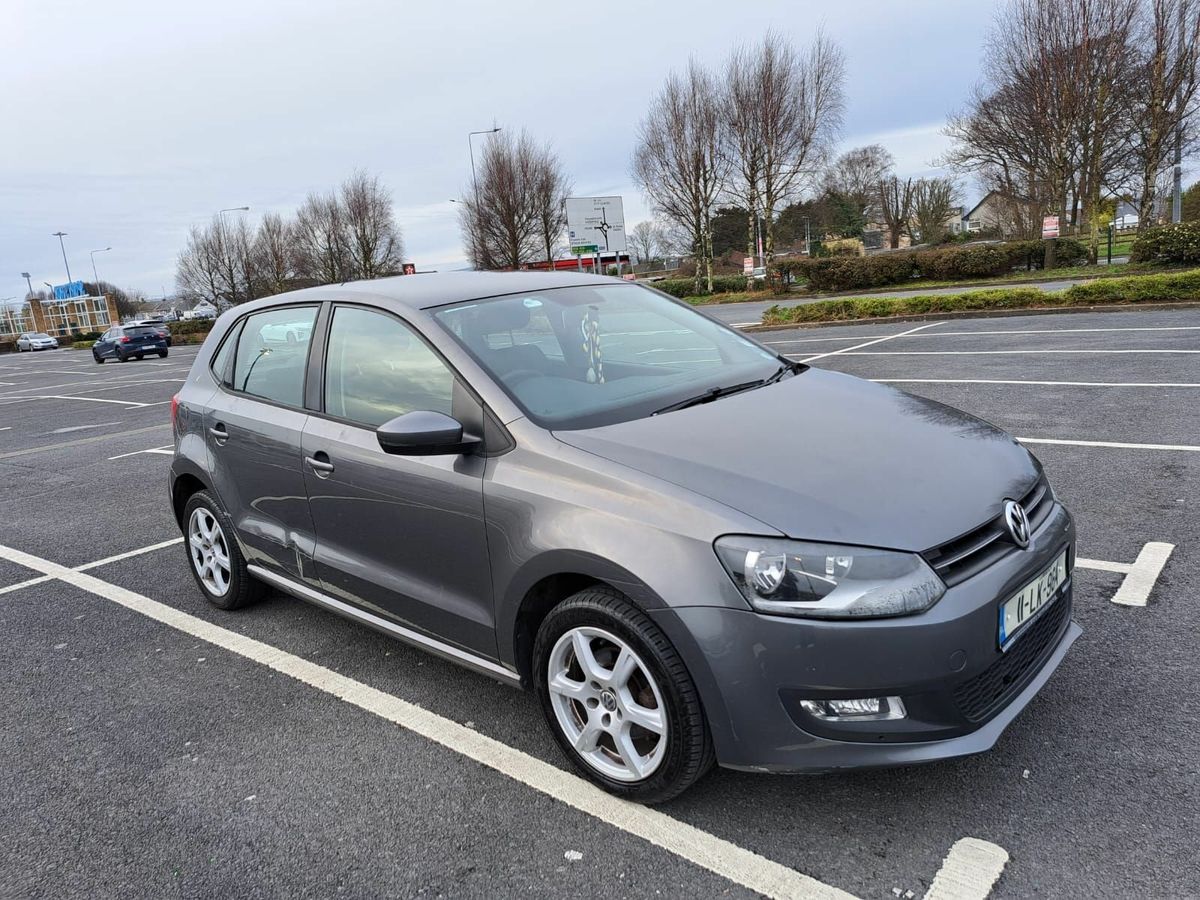 2011 - Volkswagen Polo Manual