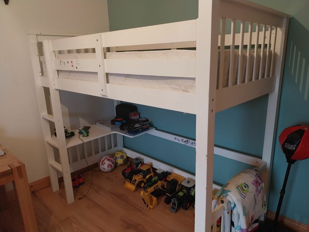 Done deal hot sale kids beds