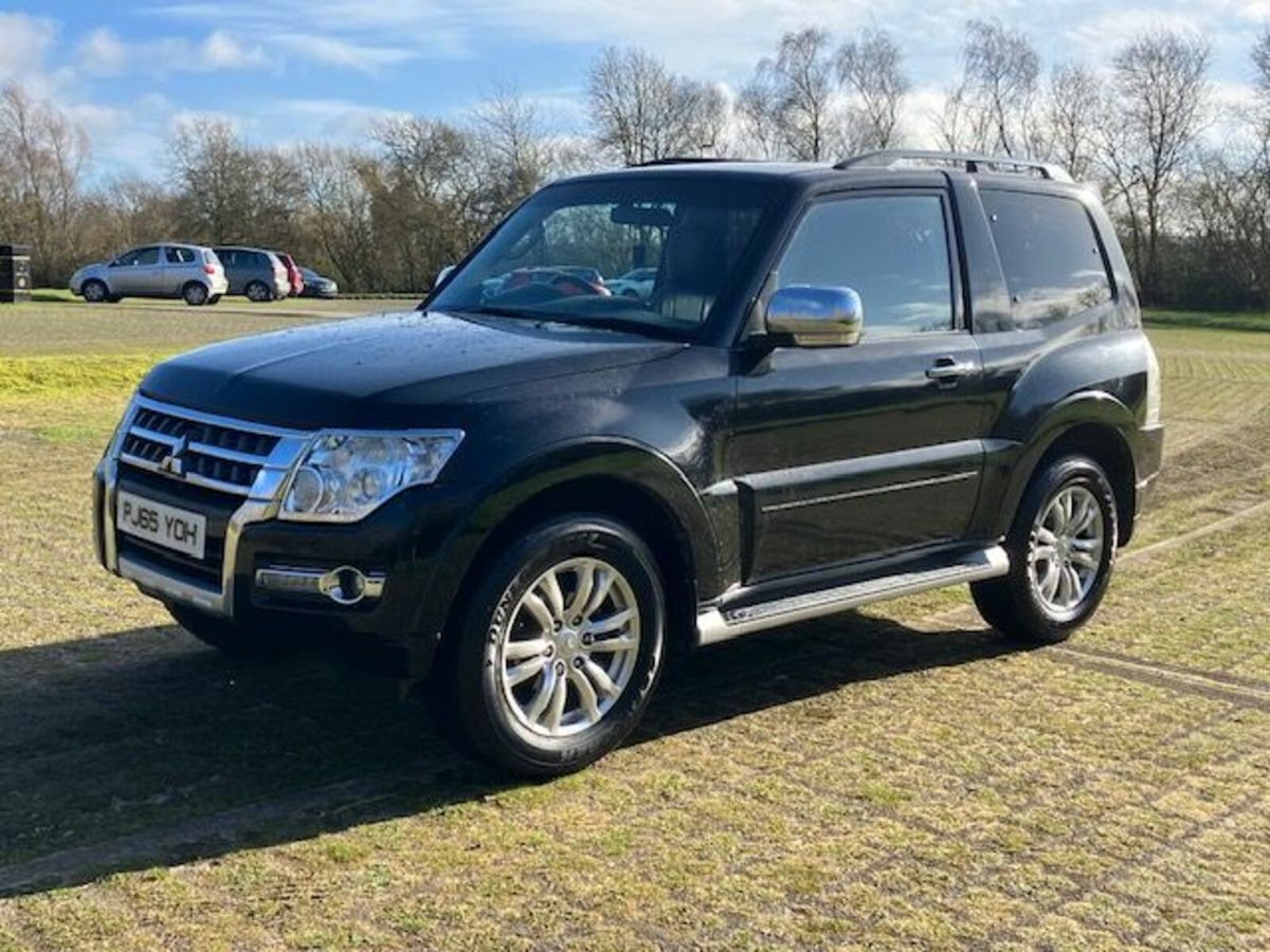 2015 - Mitsubishi Pajero Automatic