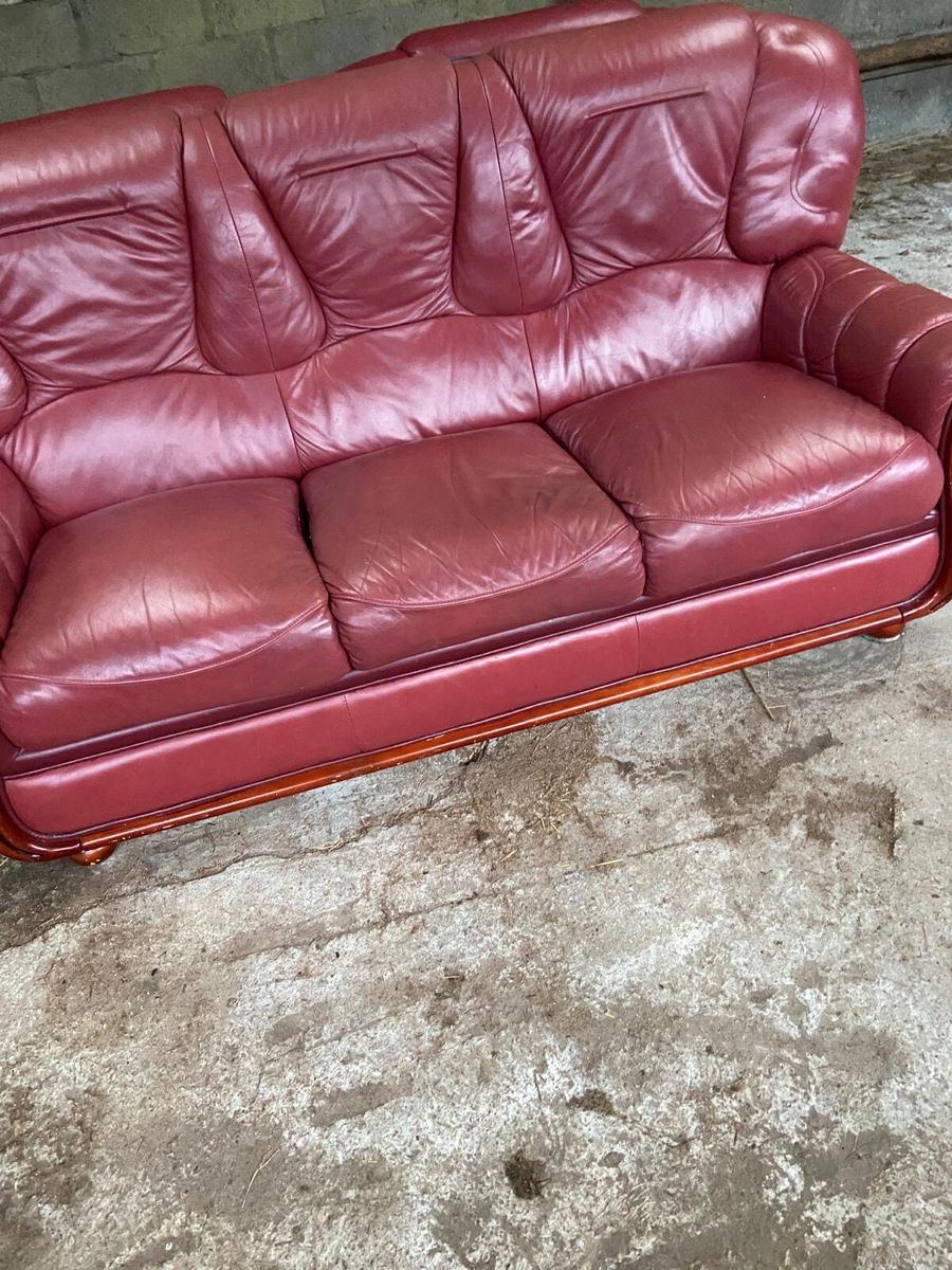 Done deal deals leather sofa