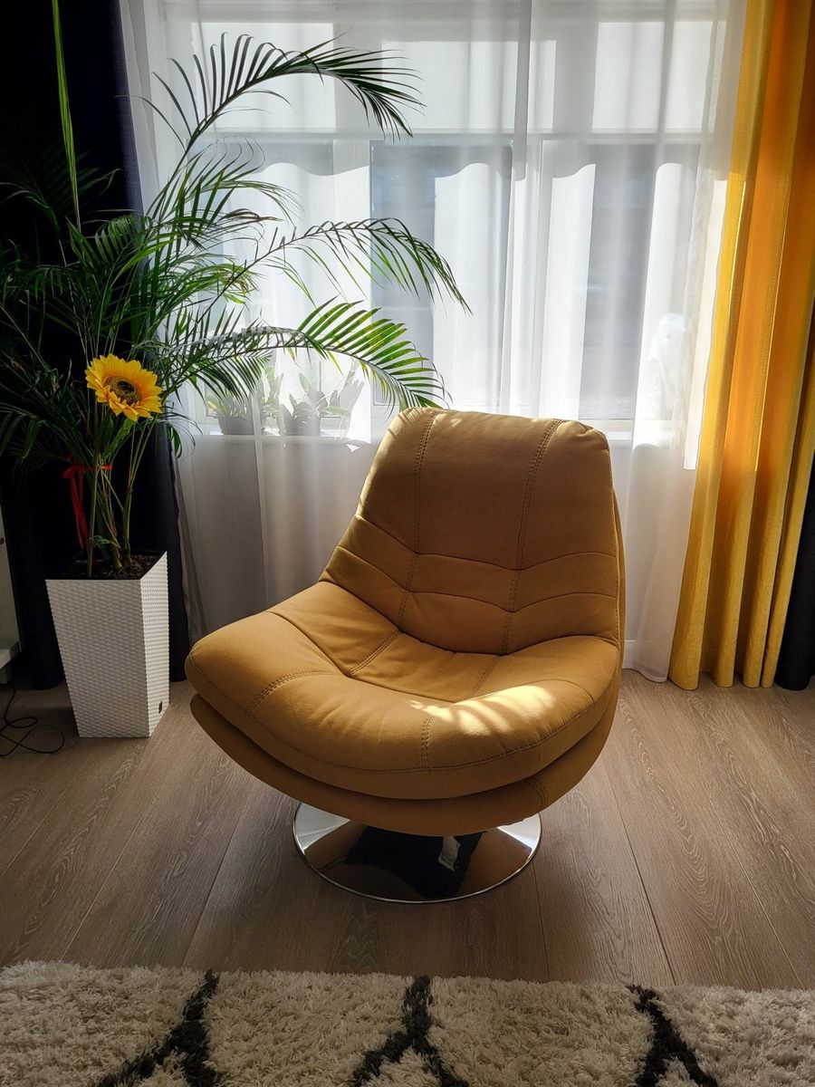 Swivel chair best sale done deal