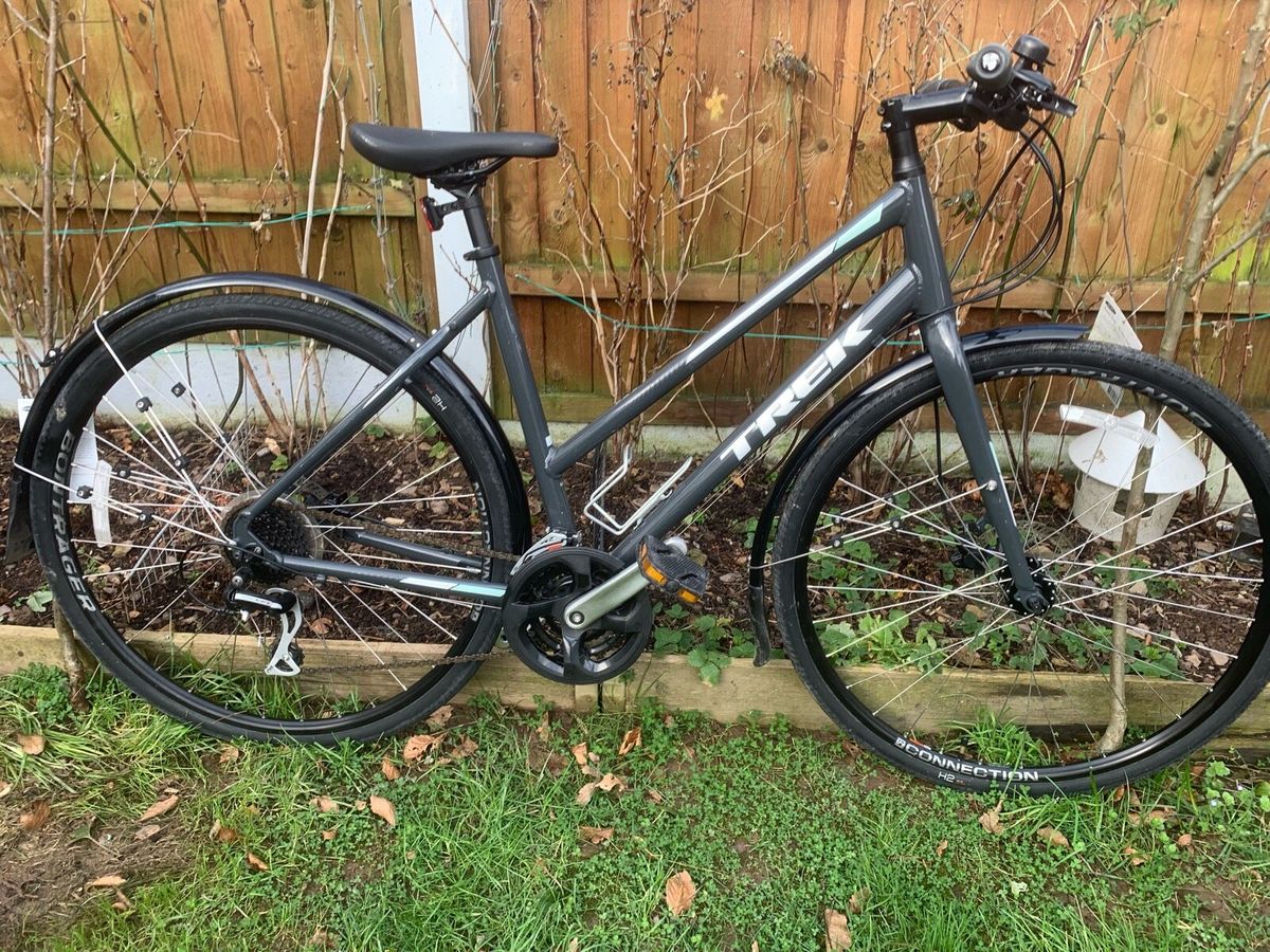 Like new Trek FX2 L Oil disc breaks 28 wheels 24 s for sale in Co