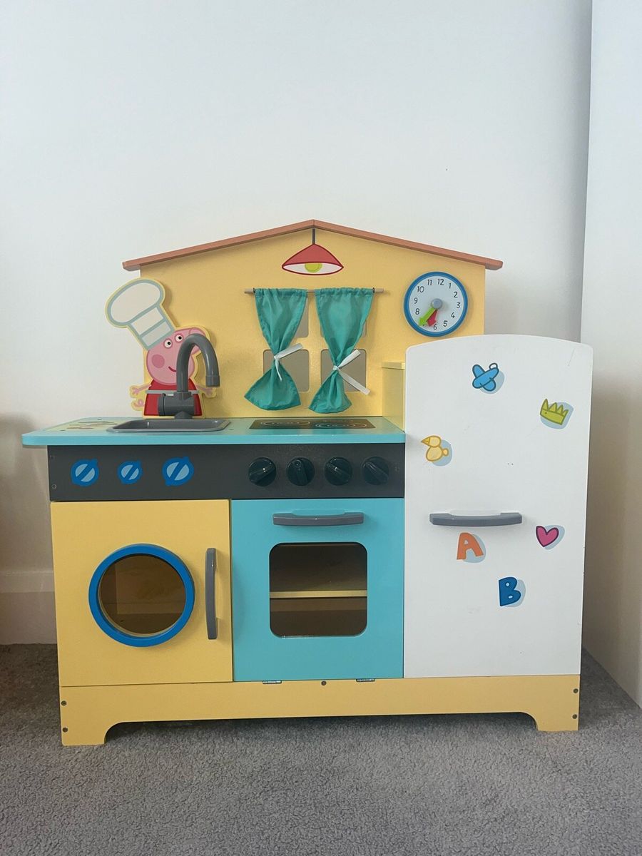 Peppa pig wooden kitchen for sale in Co. Cork for 60 on DoneDeal
