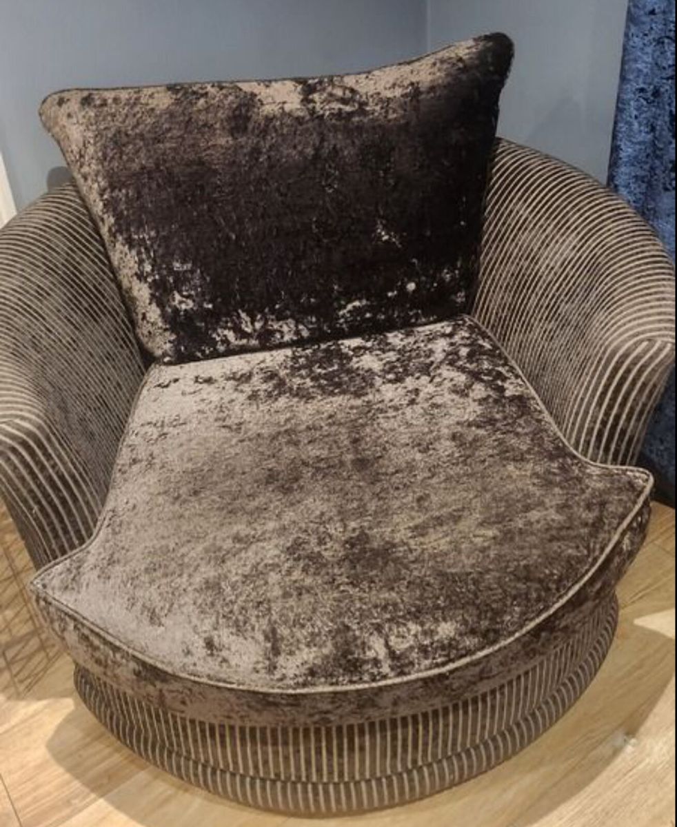 Swivel chair done deal hotsell