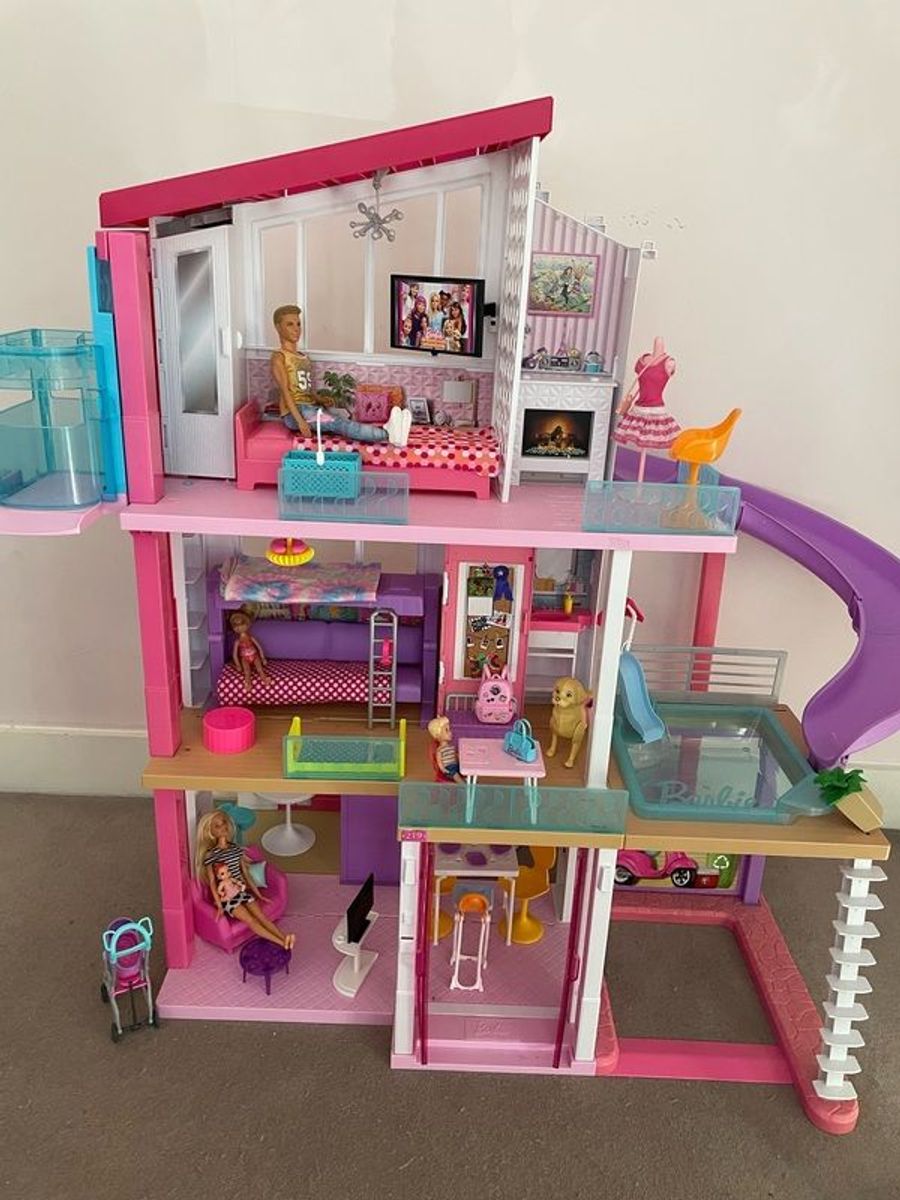 Barbie dream house done deal hotsell