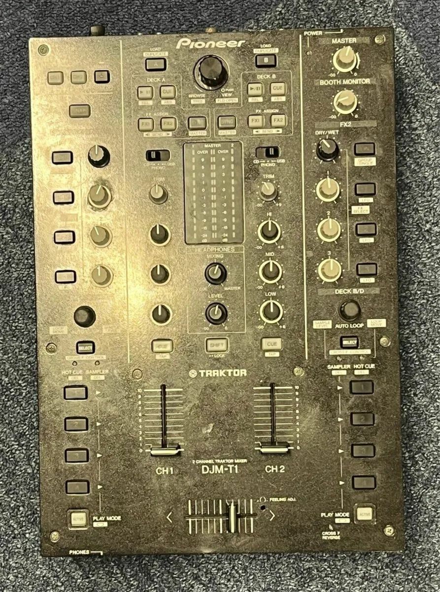 Pioneer DJM T1 進む Traktor